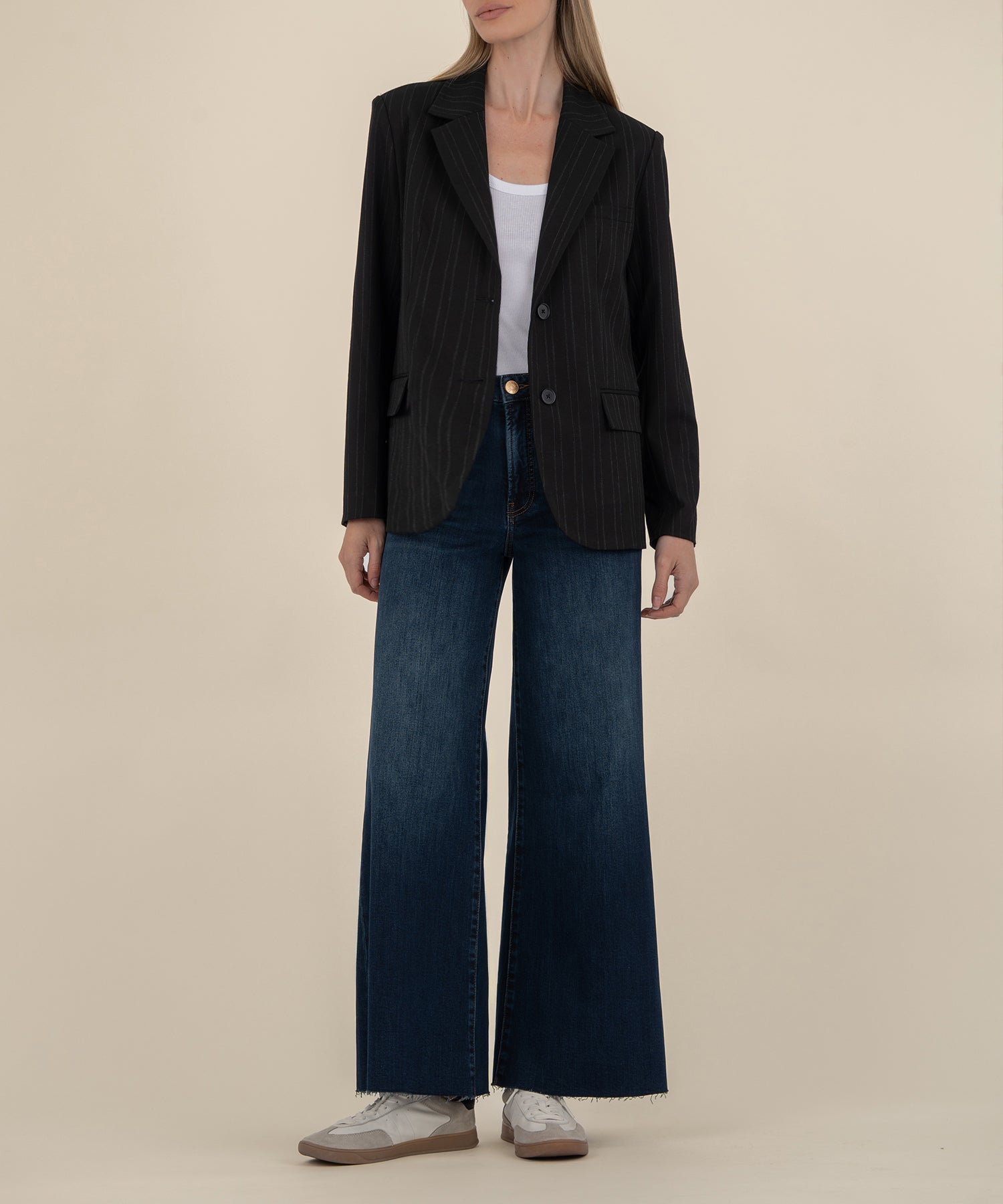 Ellie Blazer