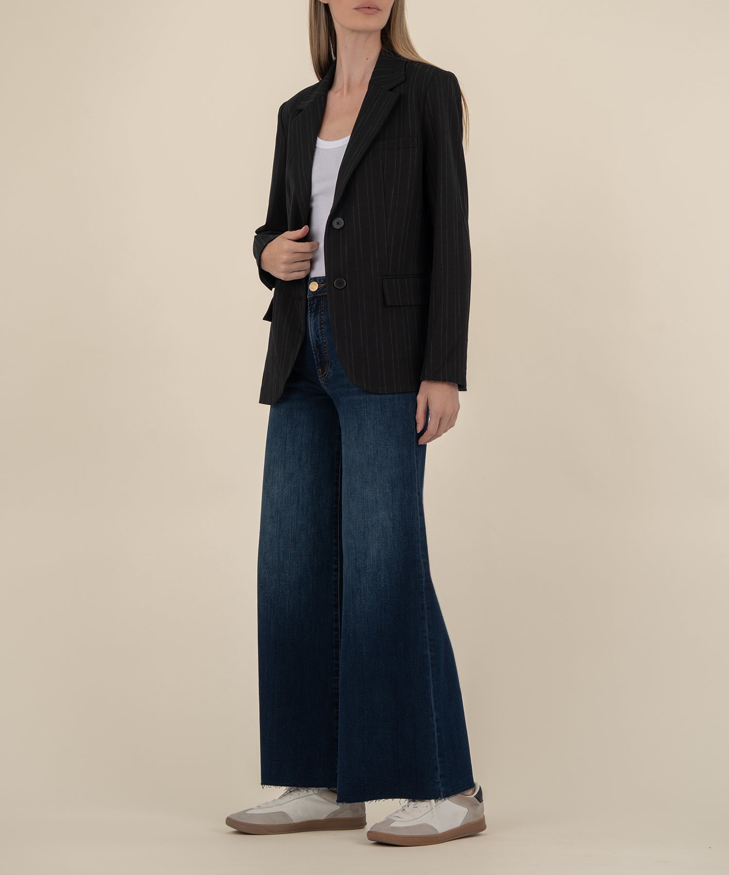 Ellie Blazer