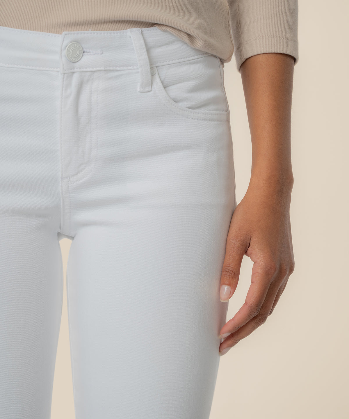 Amy Mid Rise Crop Straight Leg