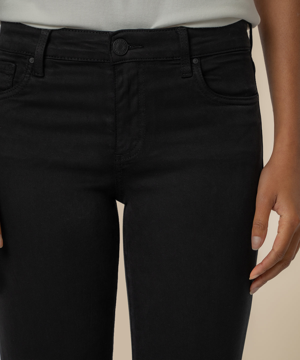 Amy Mid Rise Crop Straight Leg