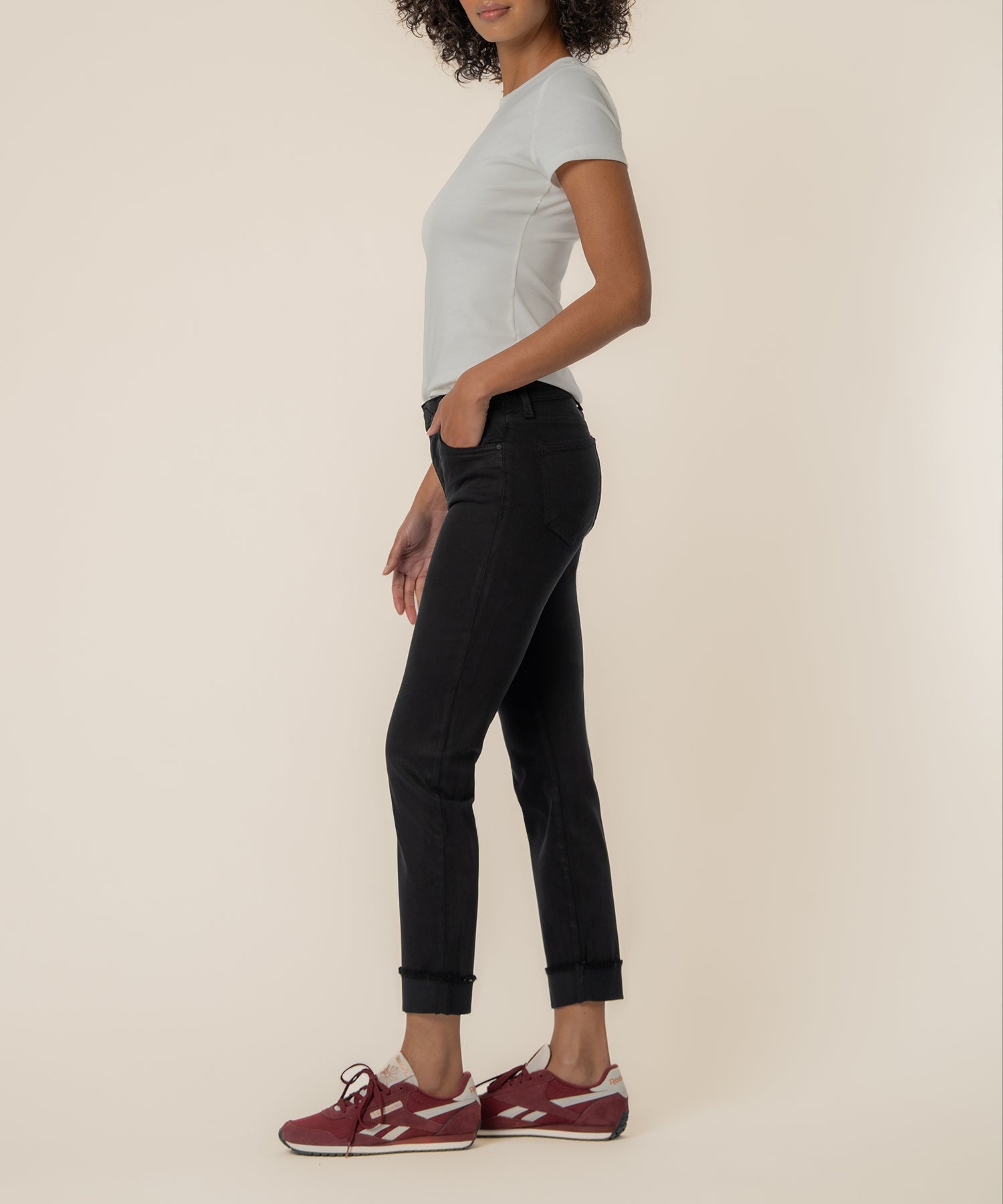 Amy Mid Rise Crop Straight Leg